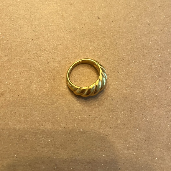 Vivori Jewelry. Alleria’s Pride Ring, size 7. 18k gold plated - Picture 1 of 3